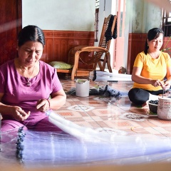 Gia công xăm lưới, nghề mới ở Quảng Trị